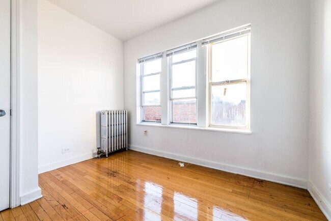 8200 S Ingleside