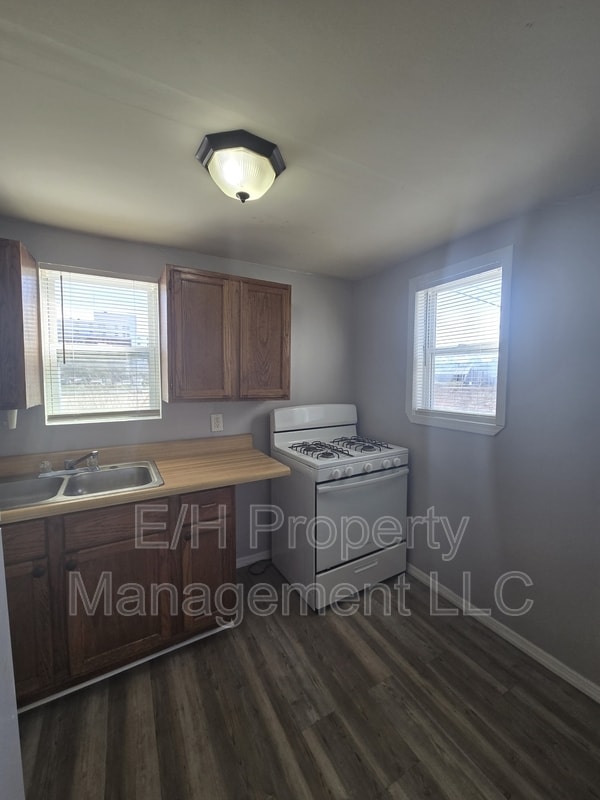 Photo - 938 N Broadway Ave Unit 4