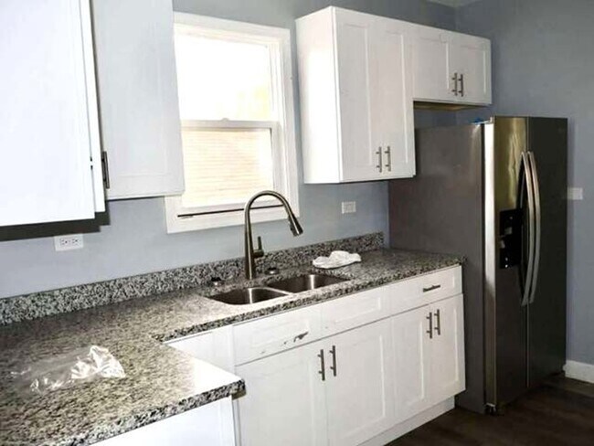 Photo - 1504 Hanover St