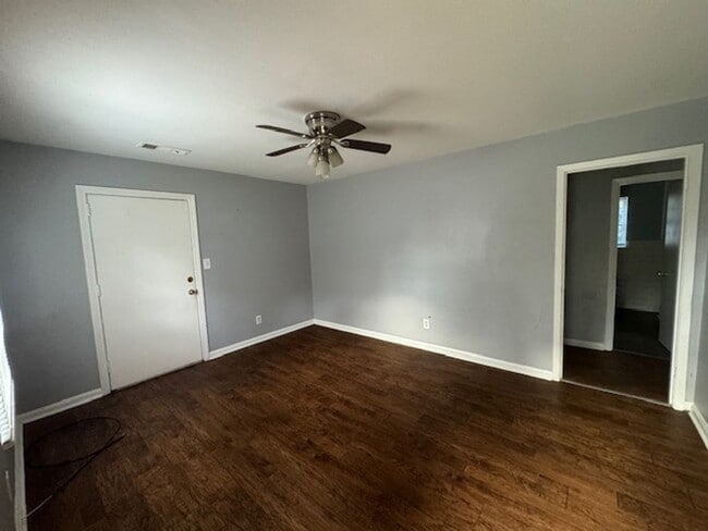 Photo - 304 Camellia Cir