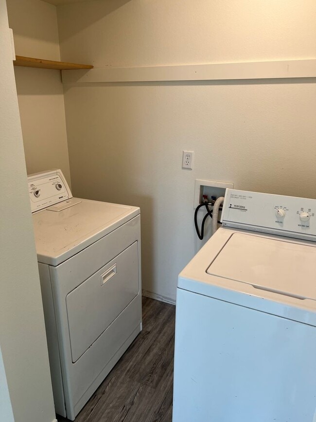 Photo - 803 E Mission Ave Unidad 803 1/2