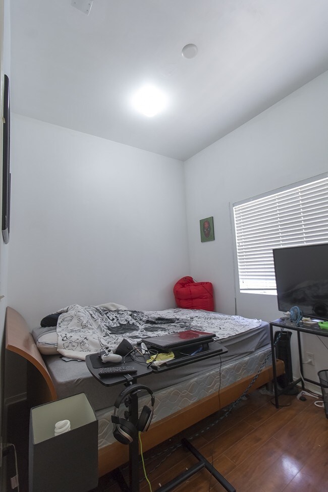 Photo - 1213 Dewey Ave