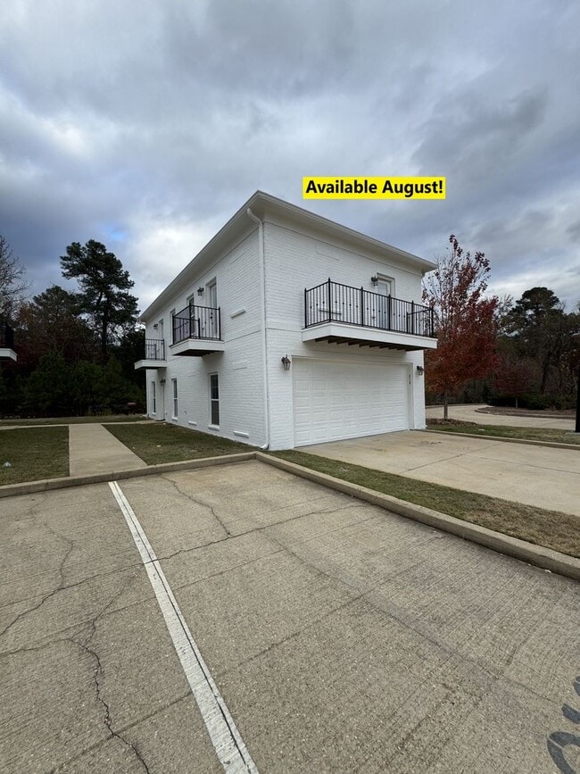 Building Photo - Park West