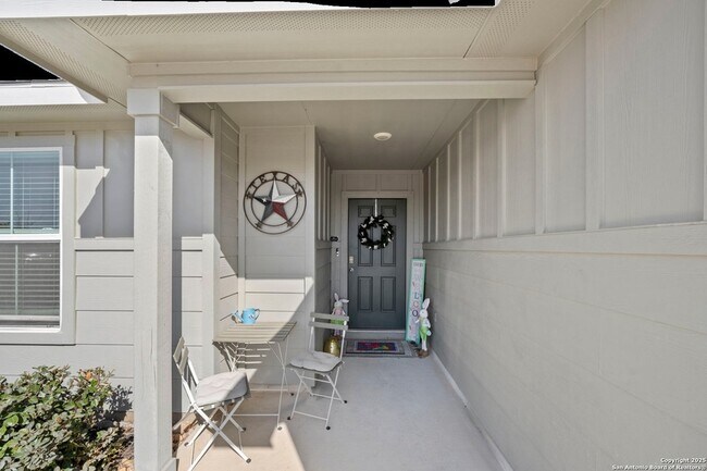 Photo - 923 Empress Brilliant Casa