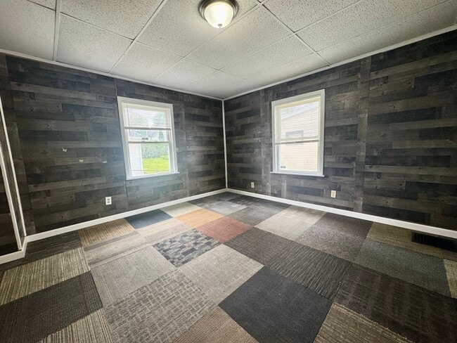 Photo - 202 Smith Ave SW