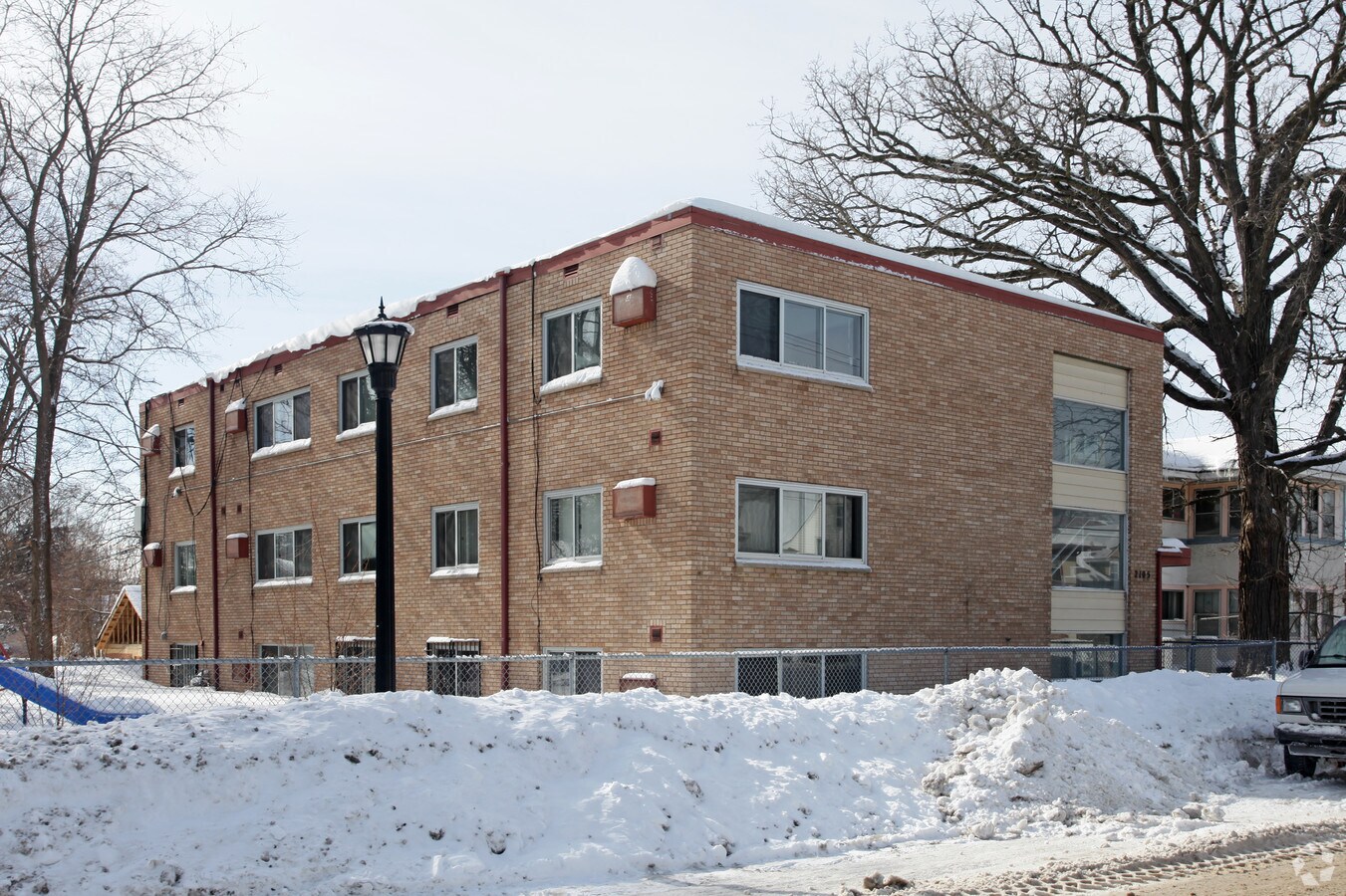 Photo - 2105 Glenwood Ave N Apartments