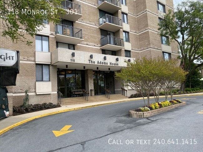 Building Photo - 118 Monroe St
