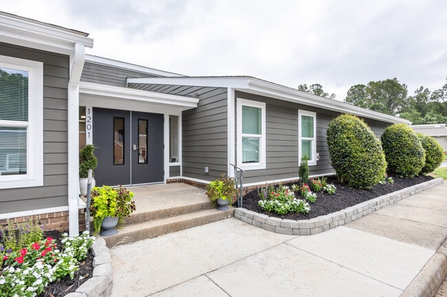 Clubhouse - Wesley Apartments - Senior Living Community