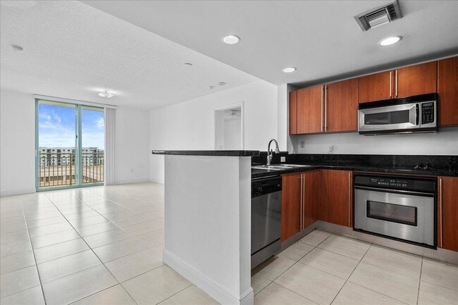 Building Photo - 610 Clematis St Unit 704