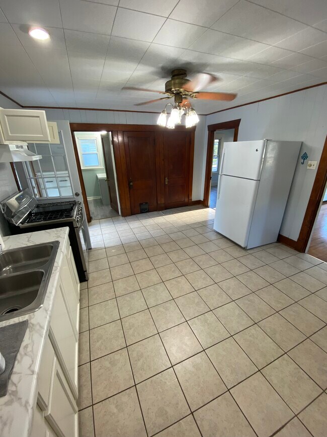 Photo - 4012 Henderson Ave