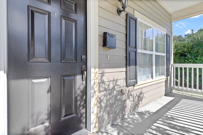 Photo - E 31st Street