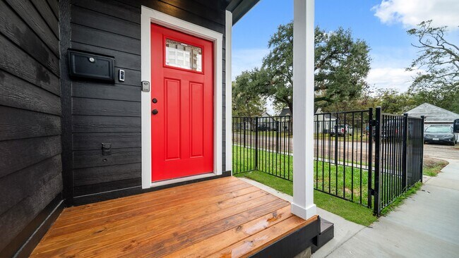 Photo - 1504 W Blum St