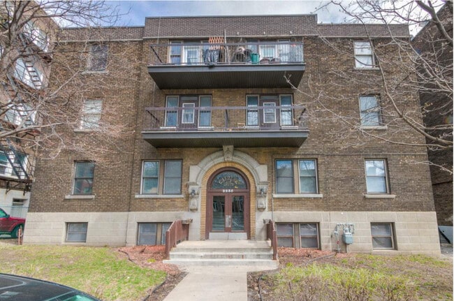 Building Photo - Prud'Homme Apartments Unit 405