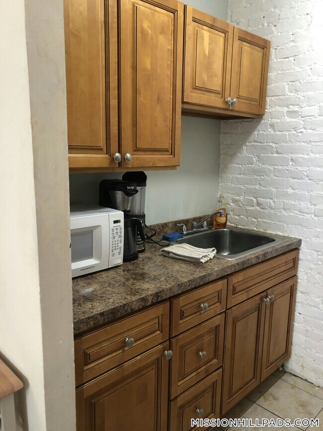 Photo - 886 Huntington Ave Unidad 8