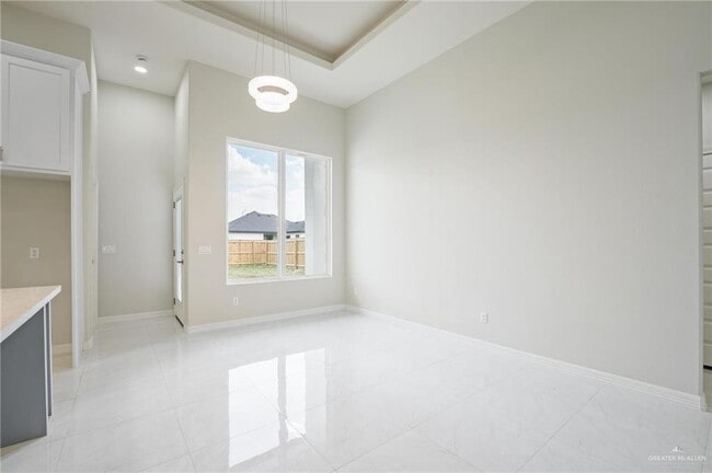 Photo - 19 E Boxwood Ave