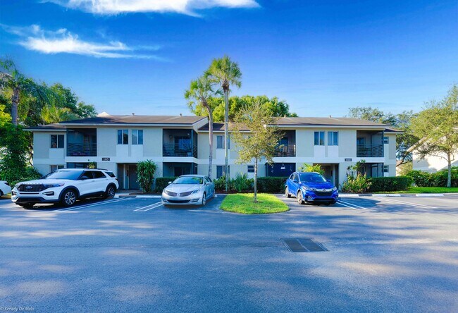 Building Photo - 105 Gardens Dr Unit 102 Rental