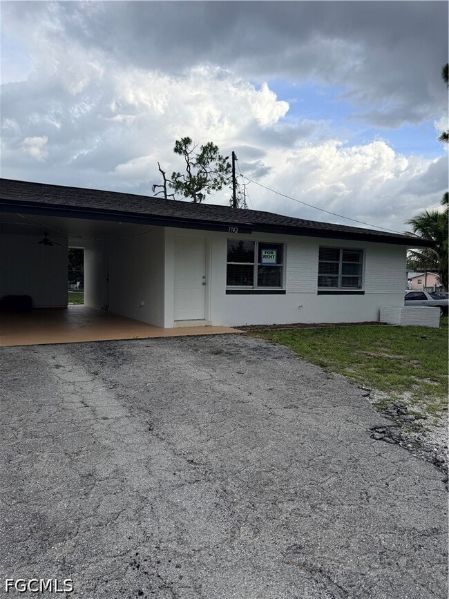 Building Photo - 1742 Maple Dr