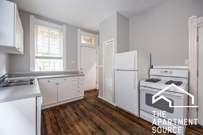 Photo - 2031 W Moffat St Unit 2