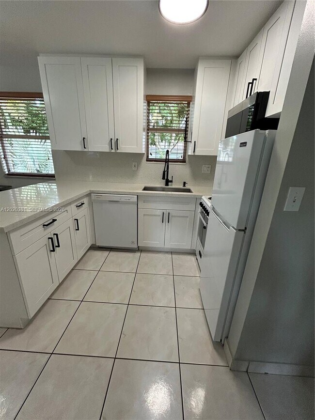 Photo - 16940 SW 94th Ave Unidad 0