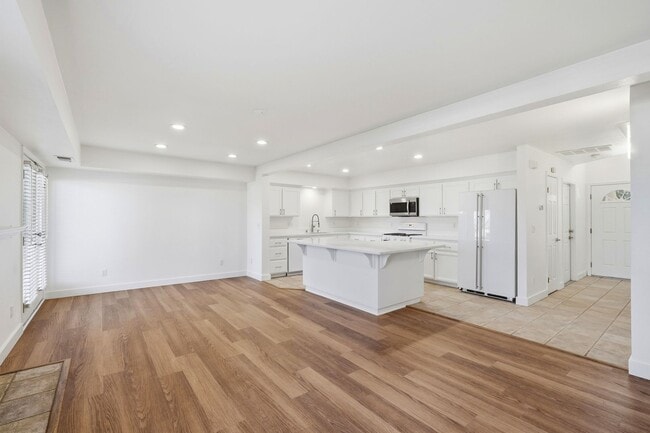 Photo - Great Townhome with Attached Garage!