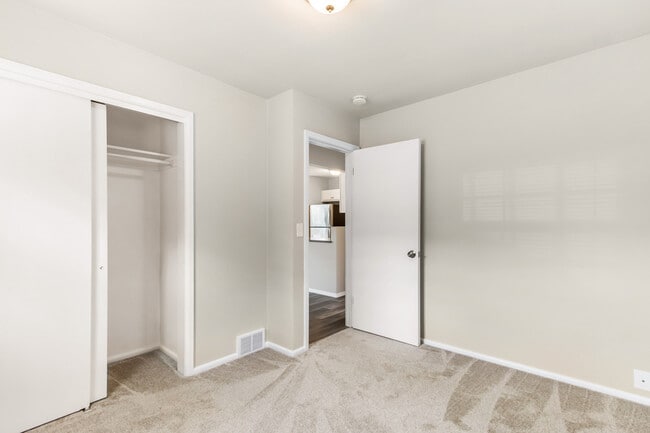 Photo - W164N8815 Mill St Unidad 1