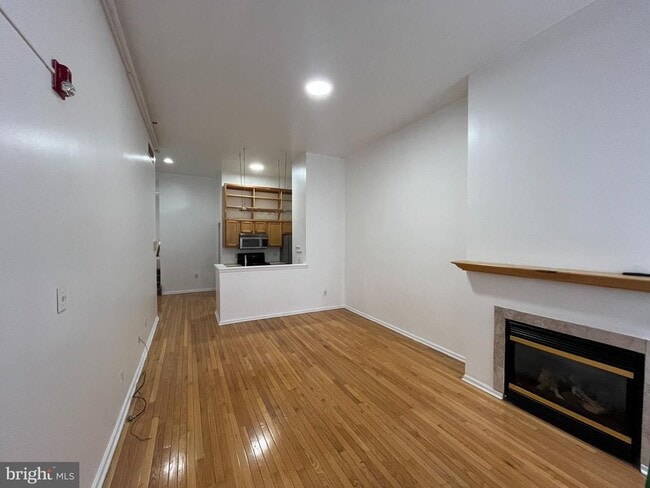 Building Photo - 236 Quarry St Unit 1