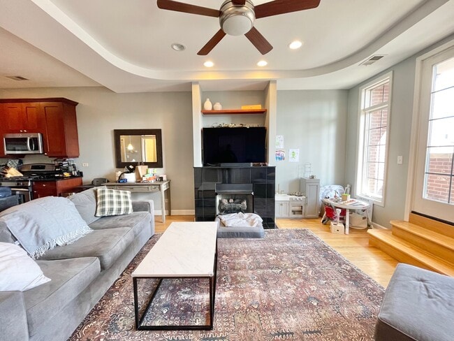 Photo - 2734 N Wolcott Ave Unit 203