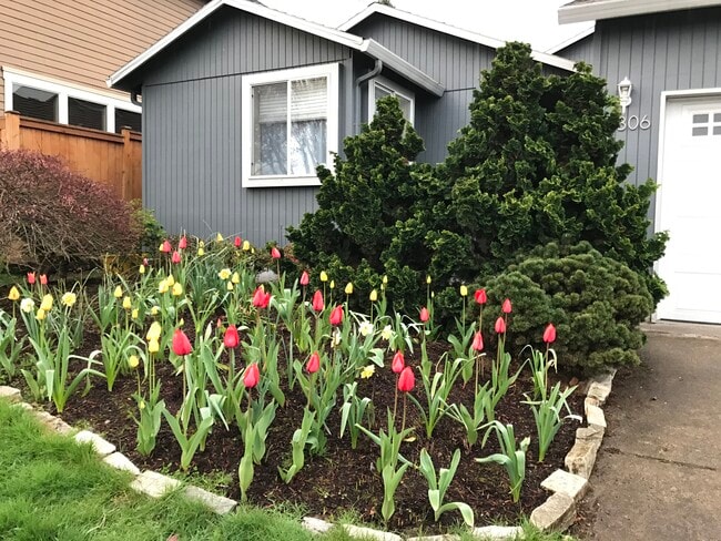 Building Photo - 3306 Northeast Holman Street