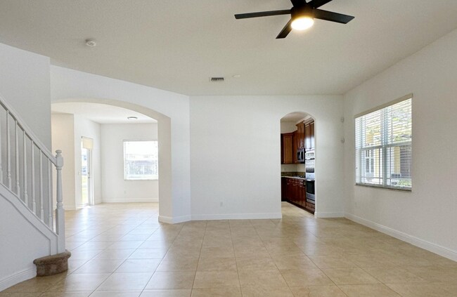 8571 Lakeside Bnd