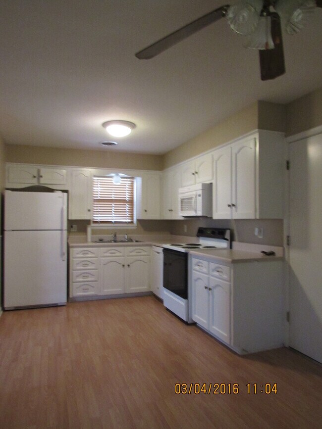 Photo - Water Paid! No Pets!