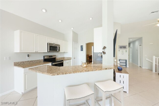 Building Photo - 7828 Gardner Dr Unit 5-202