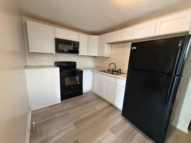 Photo - 900 Richland St Unit B