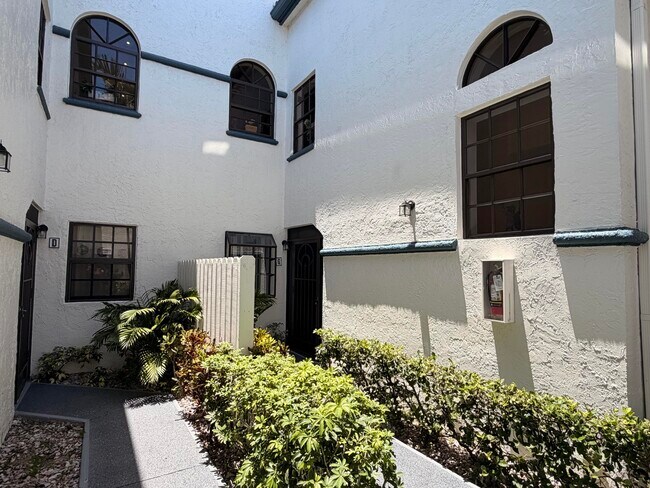 Photo - 5136 Floria Dr Unit G