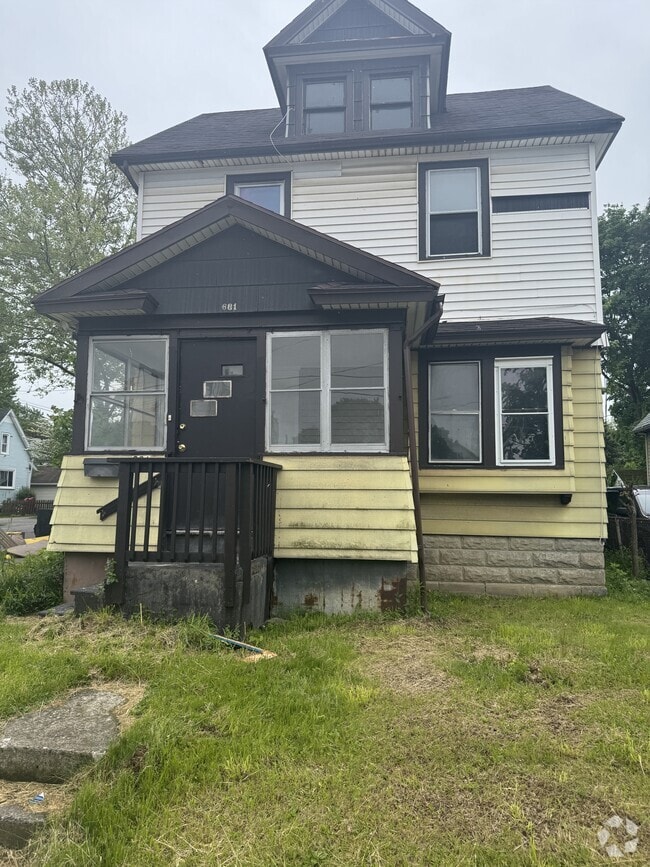 Building Photo - 681 Emerson St Rental
