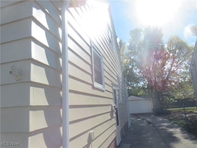 Photo - 8005 Bremen Ave