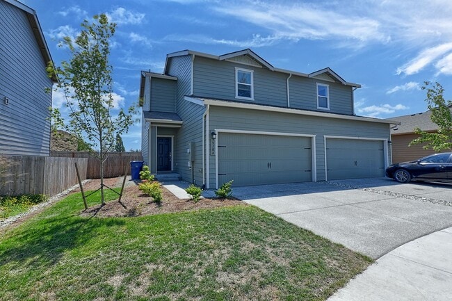Newer home, dead end street, AC, Gas heat,... - Newer home, dead end street, AC, Gas heat,...