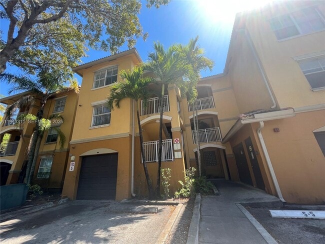 Building Photo - 9640 NW 2nd St Unit 303