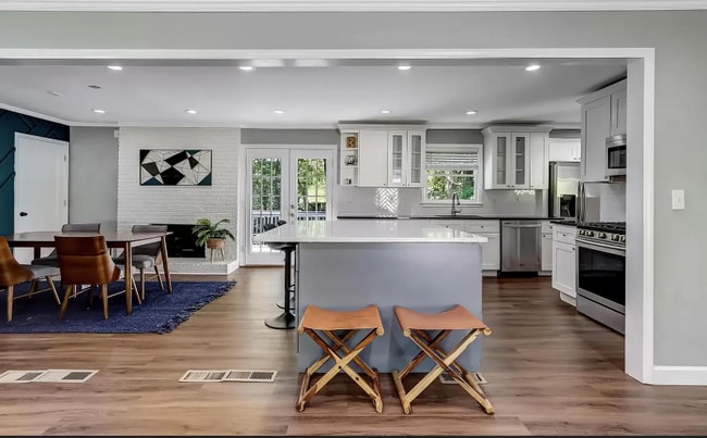 Photo - 6858 Lockridge Dr NW