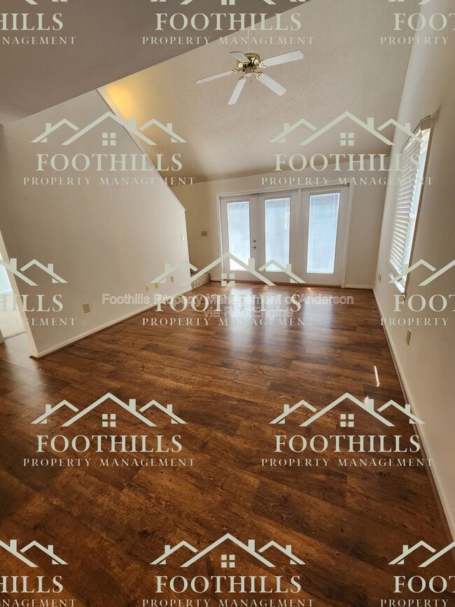 Photo - 259 Windjammer Way