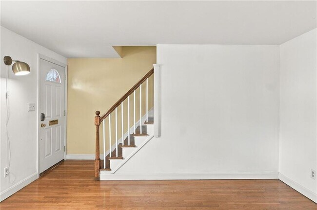 258 Lowden St