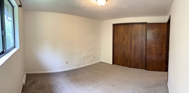 Photo - 2 Bedroom Shaler Townhouse with Garage