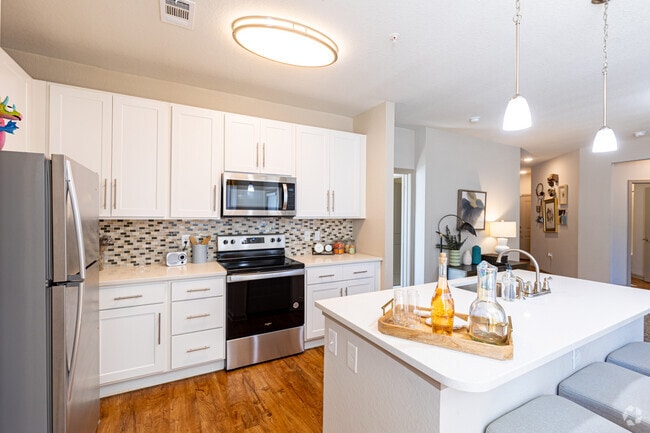 Bellehaven- 2BR, 2BA
