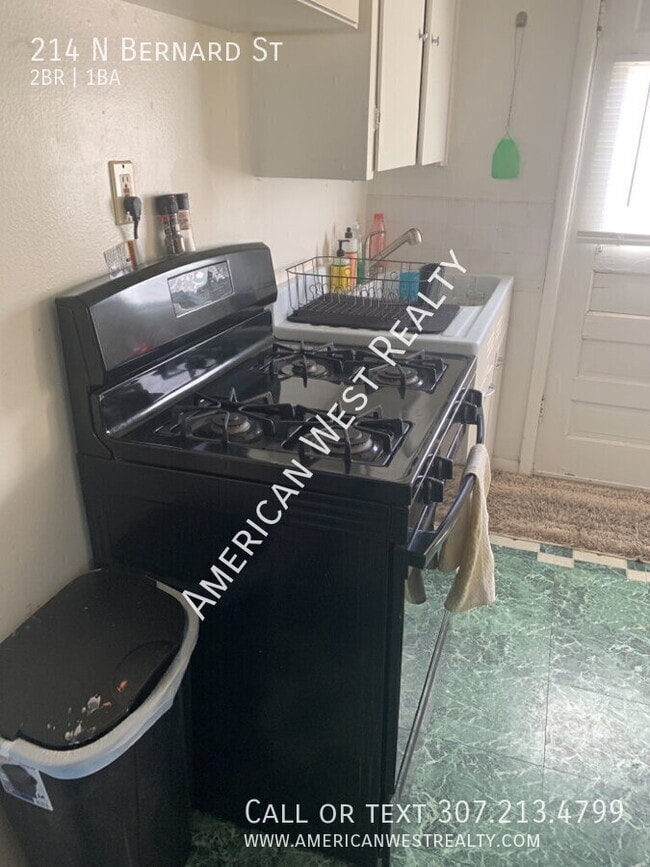 Photo - 214 N Bernard St