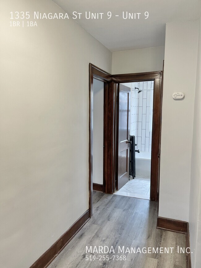 Photo - SPACIOUS AND UPDATED 1 BED 1 BATH - WALKERVILLE  PLUS HYDRO Unité 9