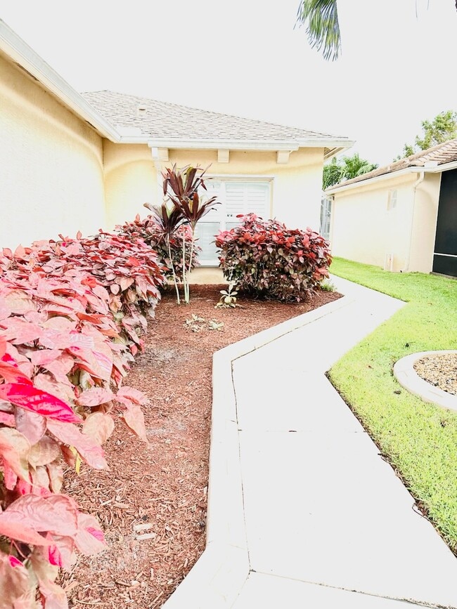 Photo - 867 SW Rocky Bayou Ter