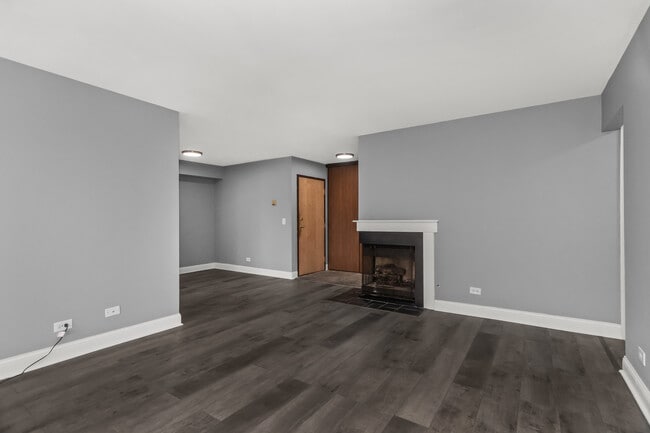 Photo - 7020 ANDOVER Ct Unidad 102