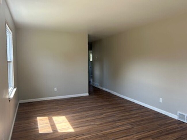 Photo - Connersville Sublease 3 Bed House