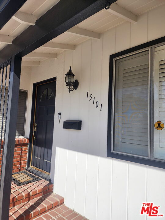 Building Photo - 15101 Killion St Rental