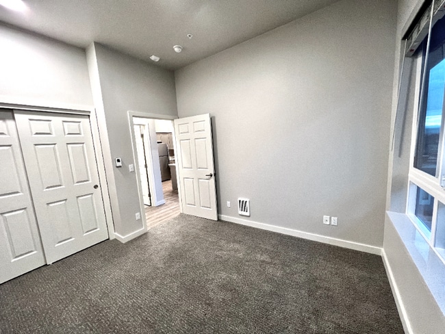 Photo - 2330 Yakima Ct Unidad A404