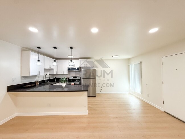 Photo - 5611 Fulcher Ave Unidad 3